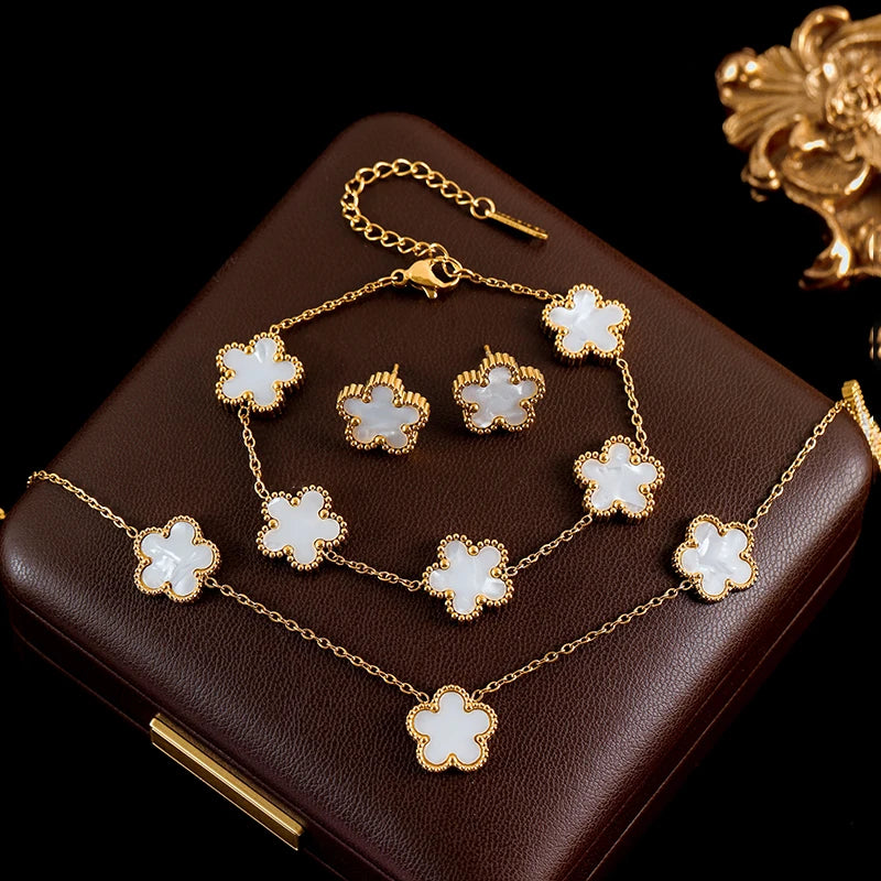 Ensemble de bijoux élégants