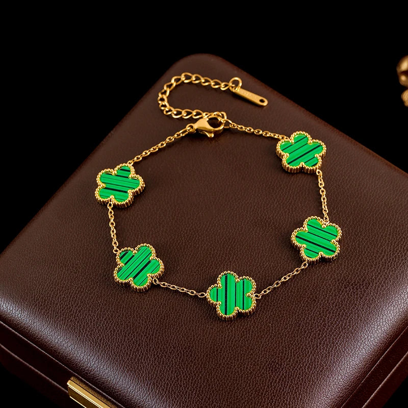 Bracelet élégant avec fleurs