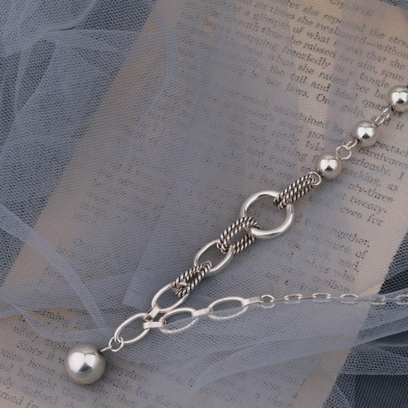 Collier en argent avec un pendentif