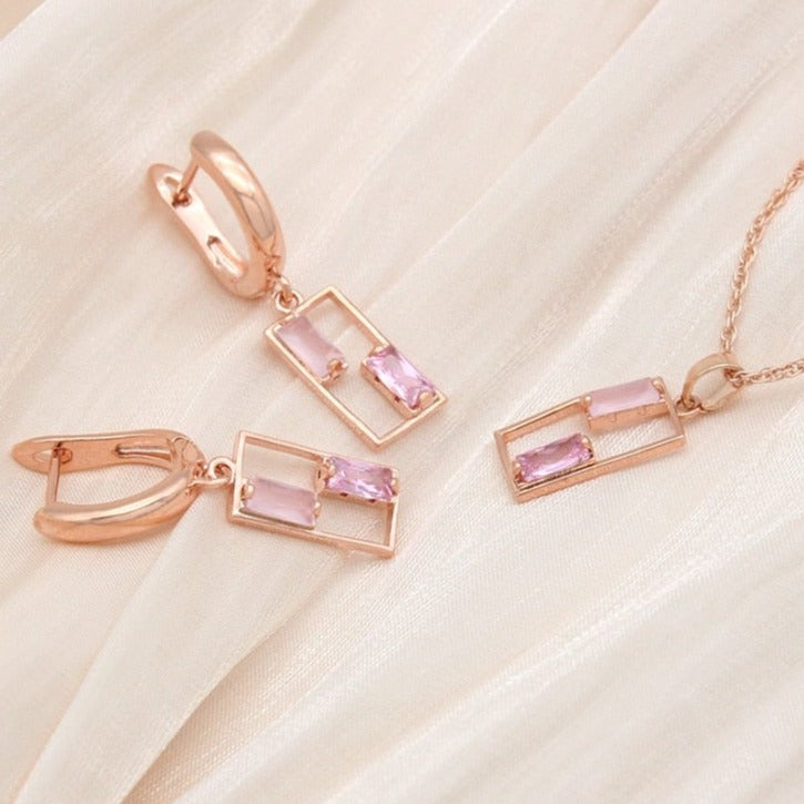 Ensemble de bijoux avec motif géométrique