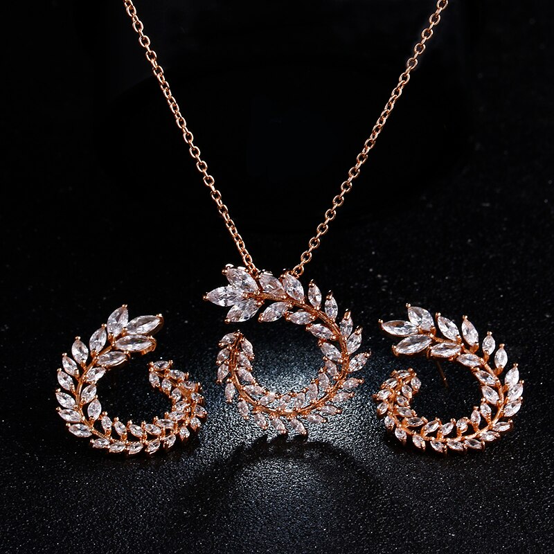 Ensemble de bijoux avec un motif de feuille