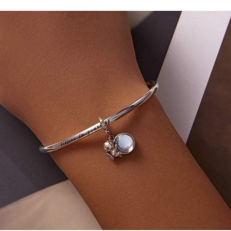 Pendentif modulaire - Astronaute sur une planète
