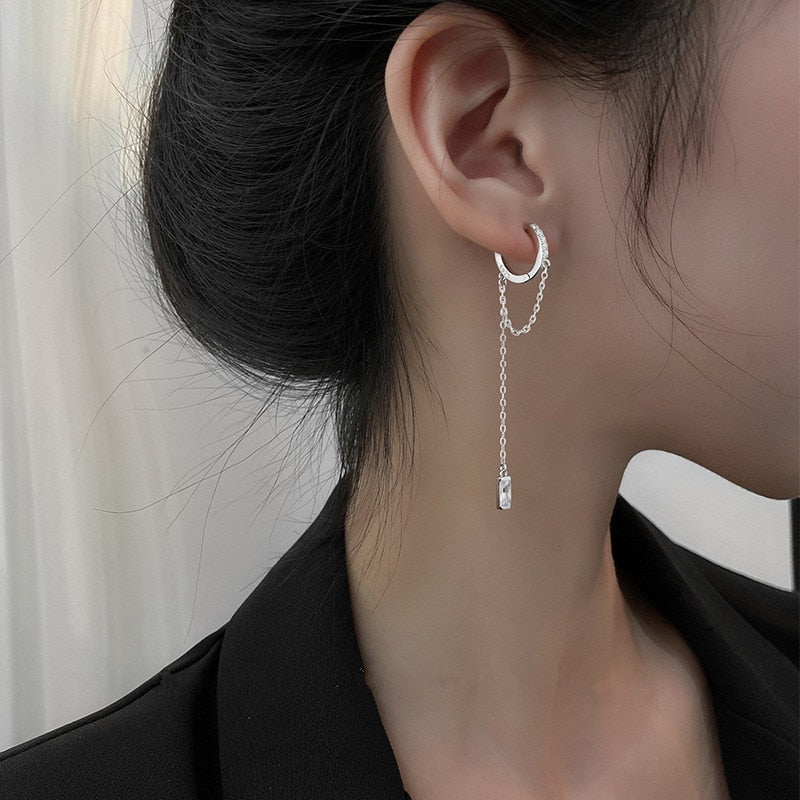 Boucles d'oreilles en argent avec une chaîne