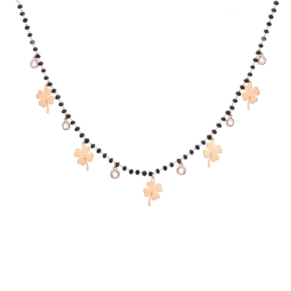 Collier avec un motif trèfle à quatre feuilles