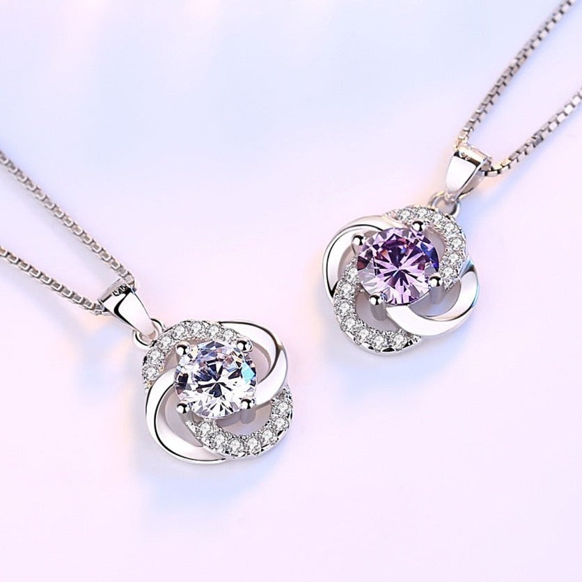 Collier avec zircons