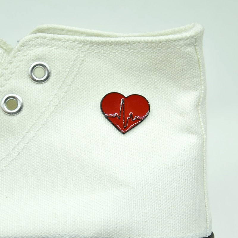 Broche en forme de cœur