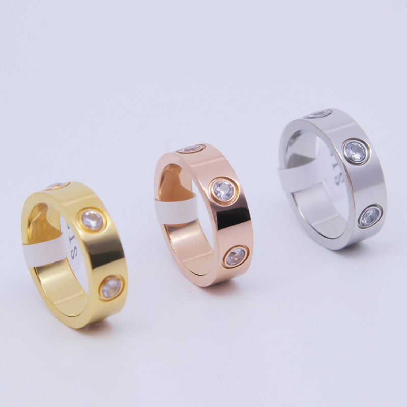 Bague avec zircons