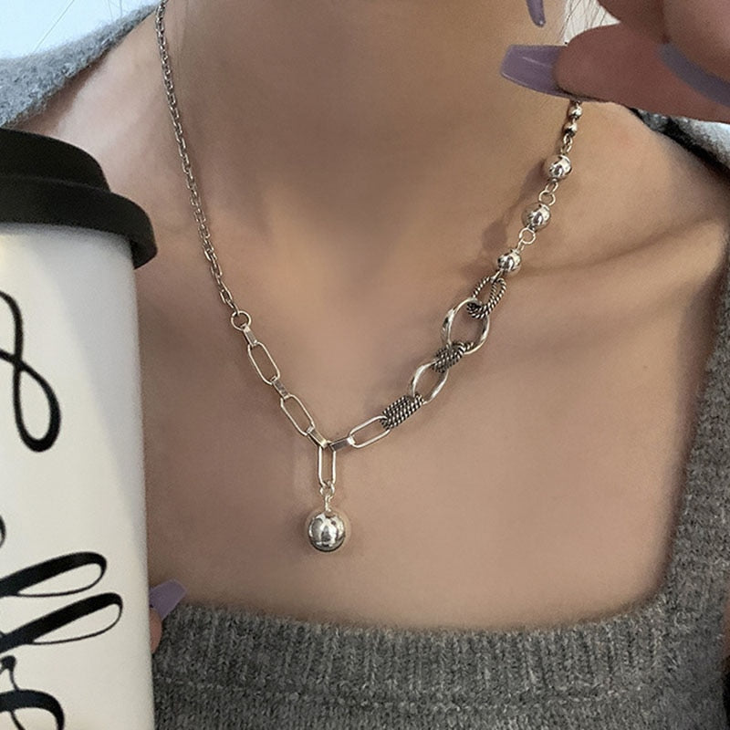 Collier en argent avec un pendentif