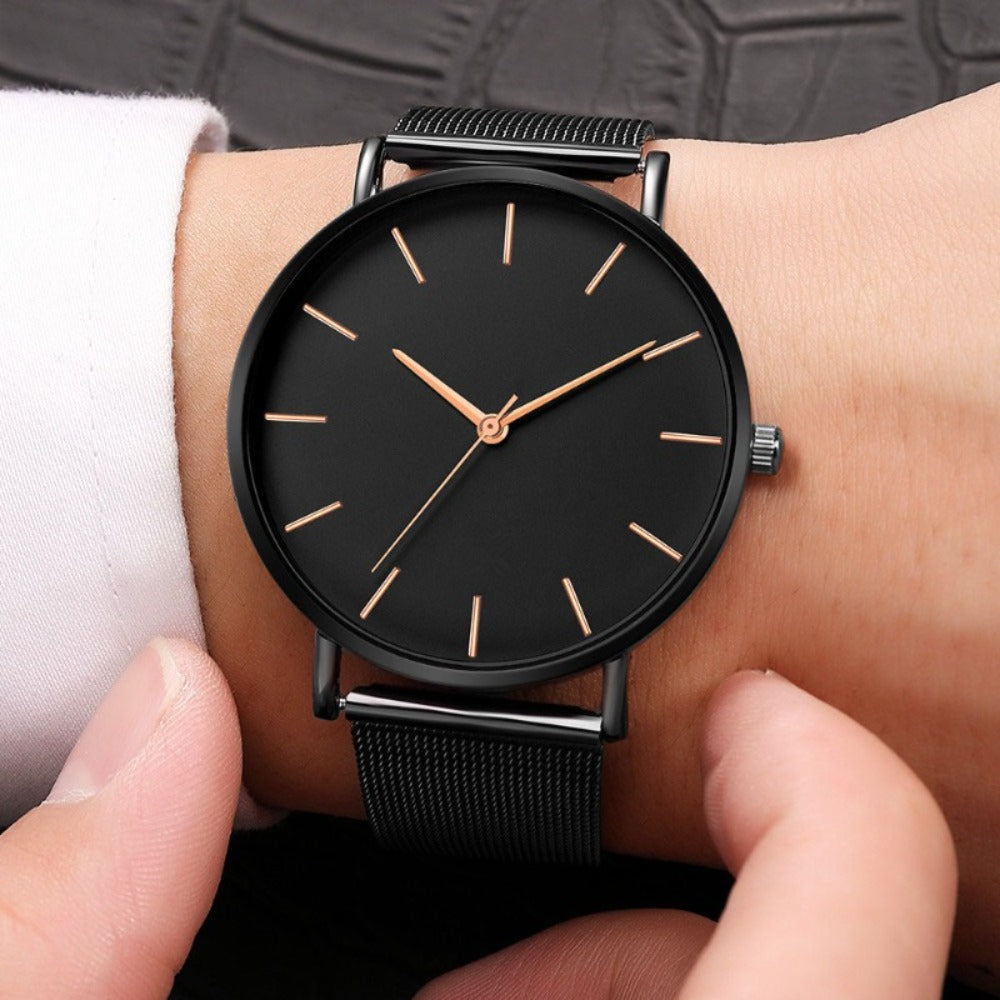 Montre minimaliste pour dames sur un bracelet