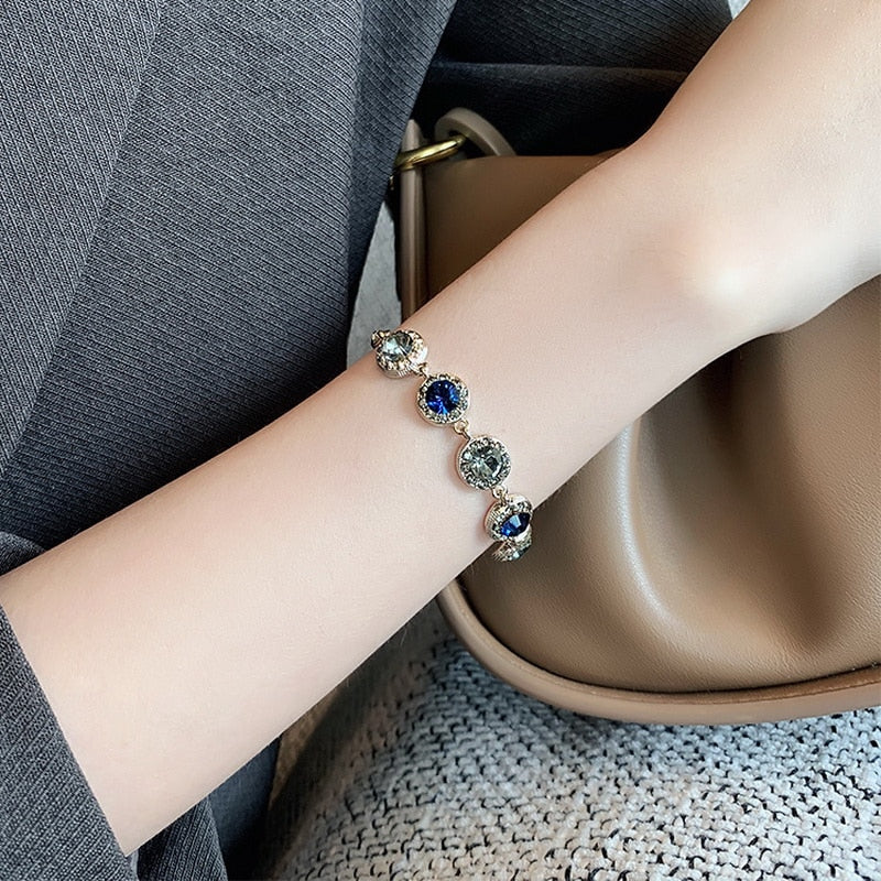 Bracelet avec des pierres colorées