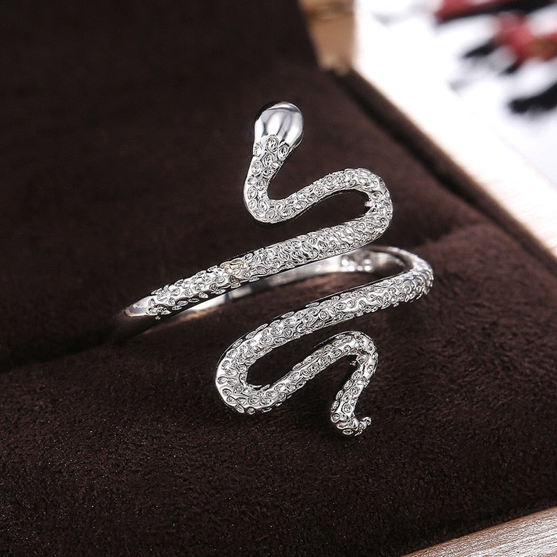 Bague avec motif de serpent