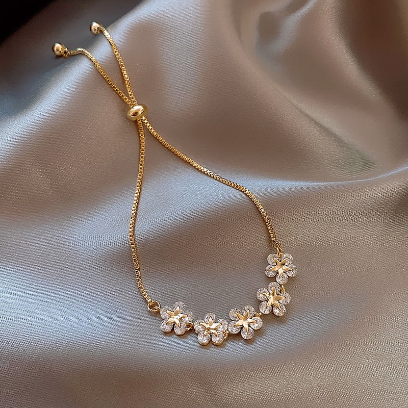 Bracelet avec un motif floral