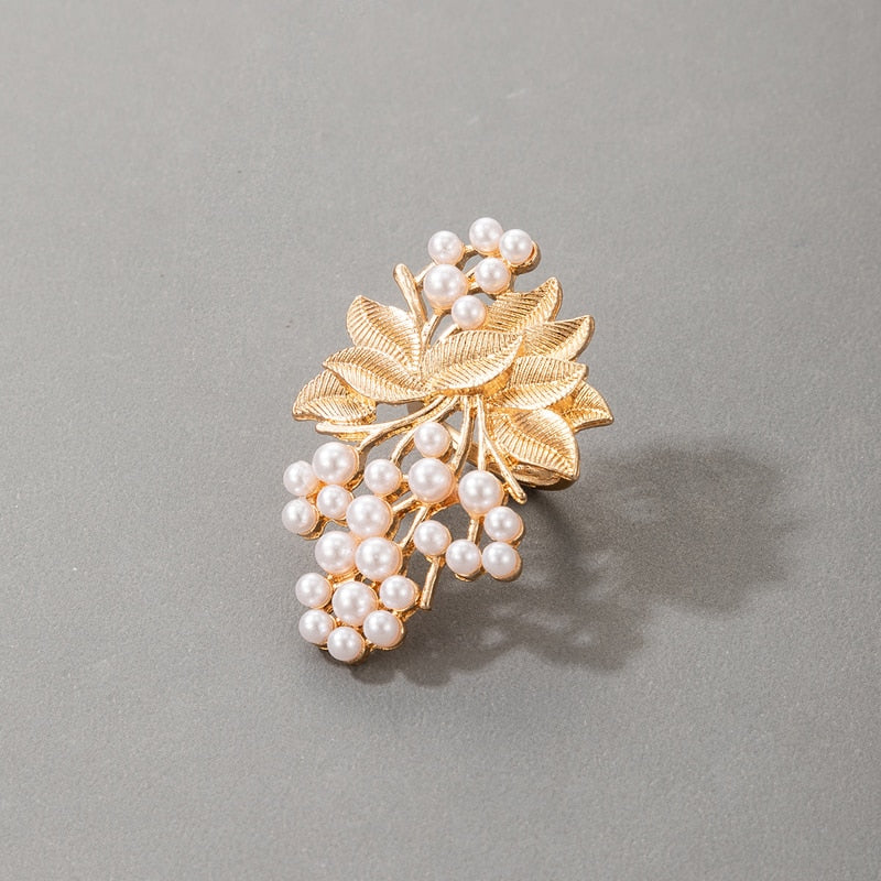 Bague avec un motif de feuille