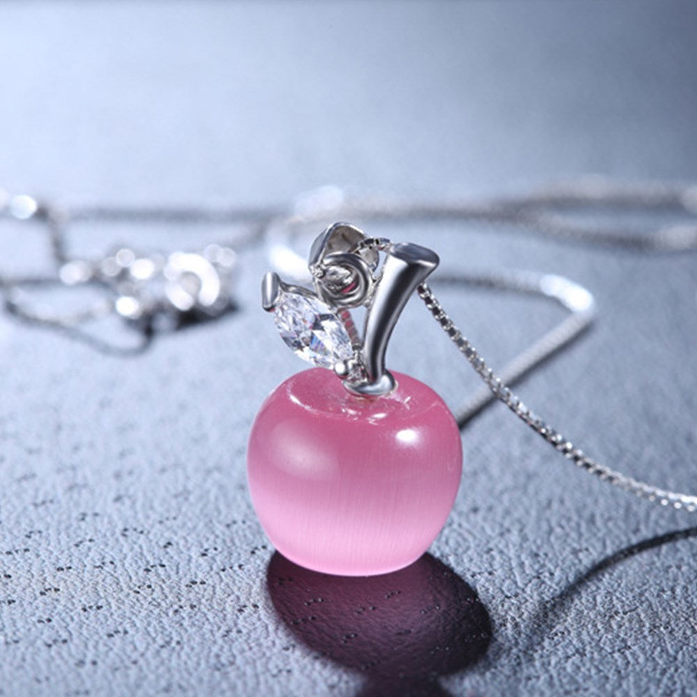 Collier pendentif en forme de pomme