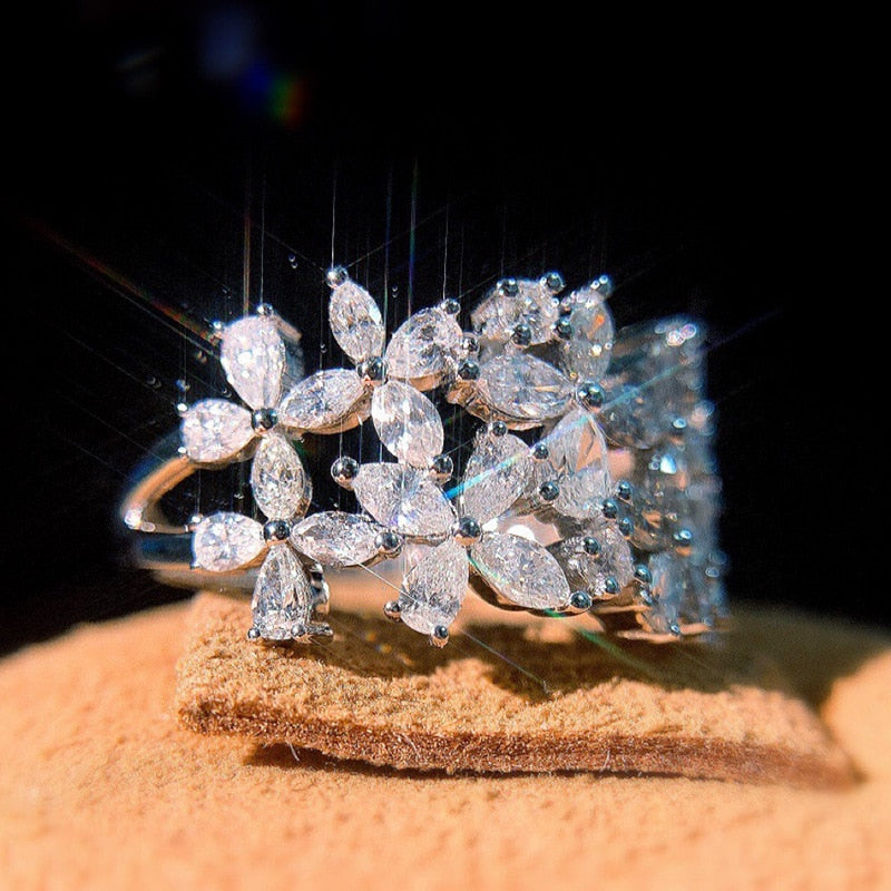 Bague avec motif de fleur