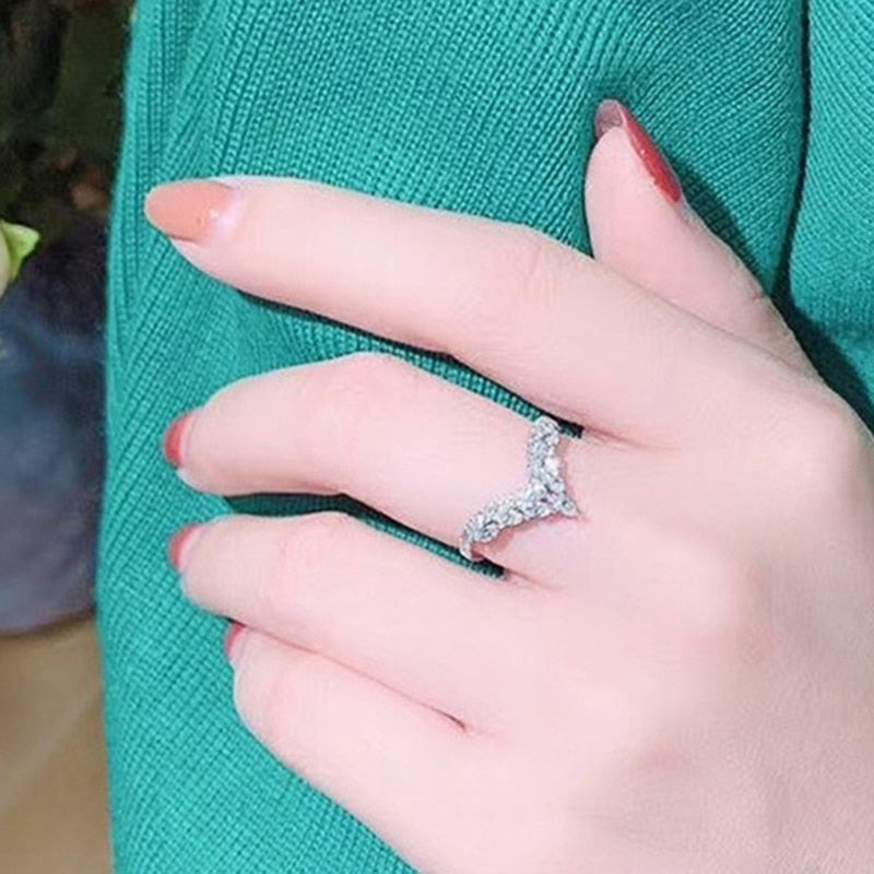 Bague géométrique avec zircons