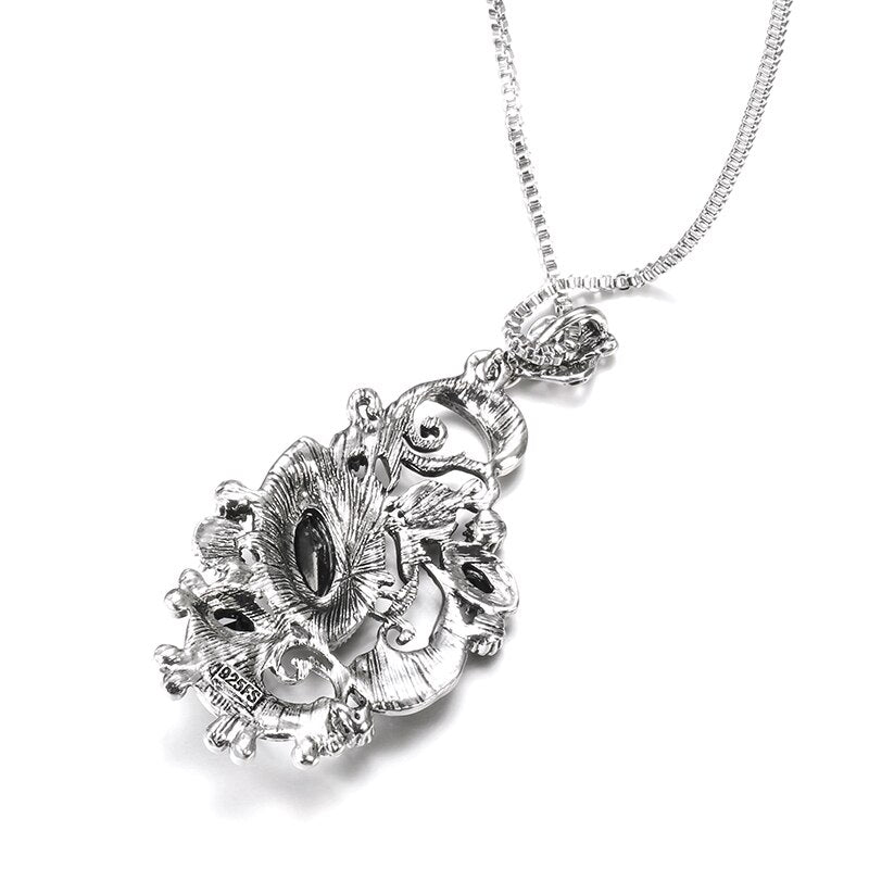 Collier avec un œillet