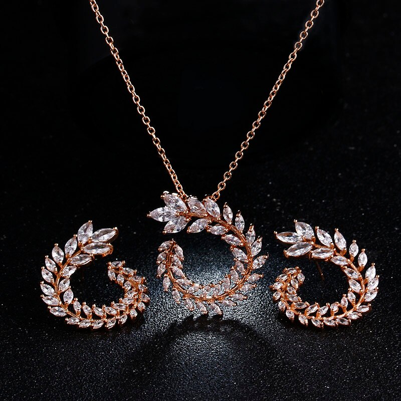 Ensemble de bijoux avec un motif de feuille