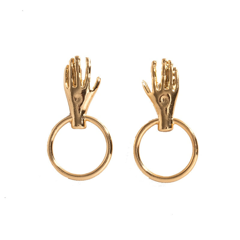 Boucles d'oreilles avec un motif de main