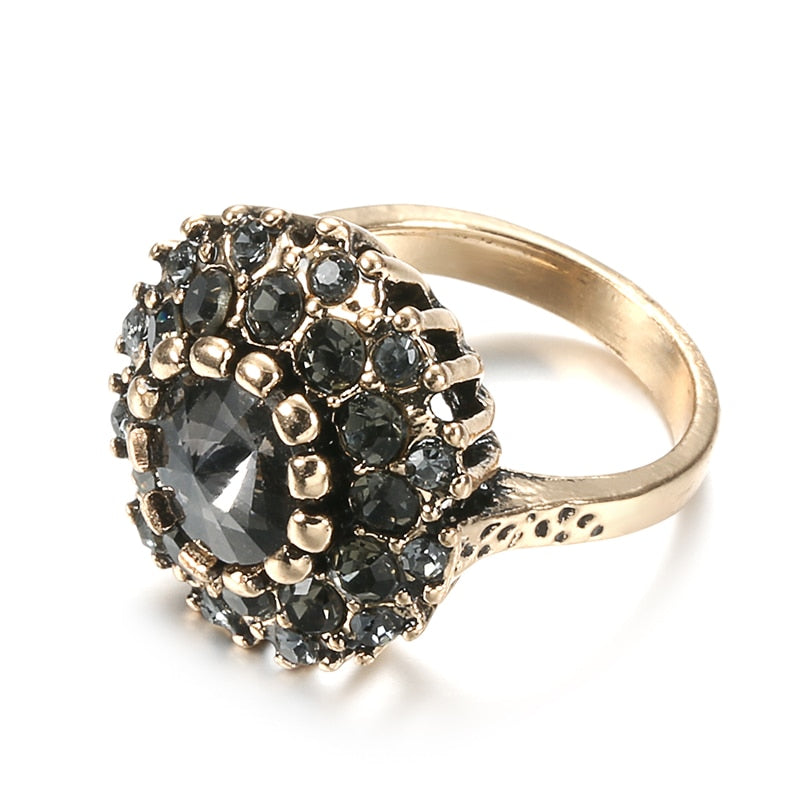 Bague avec une pierre noire