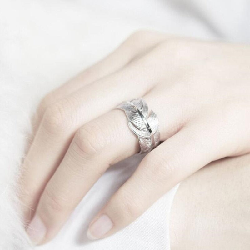 Bague avec un motif de feuille