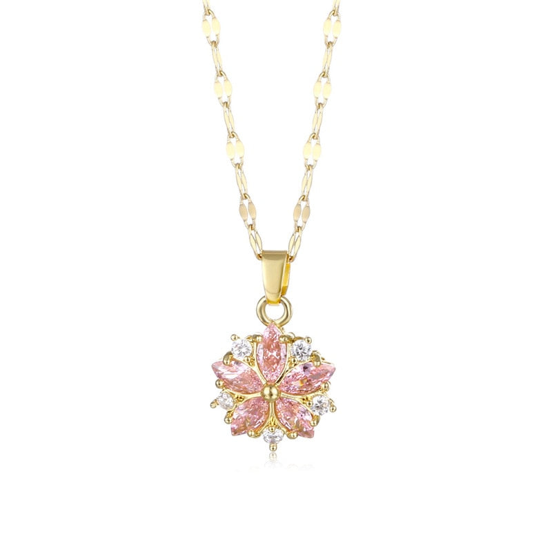 Collier avec un pendentif en fleur