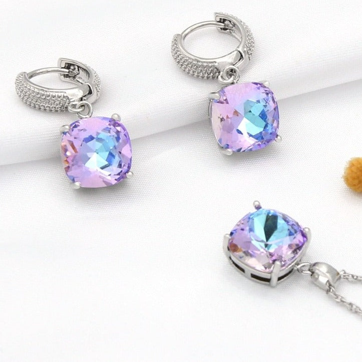 Ensemble de bijoux avec un cristal