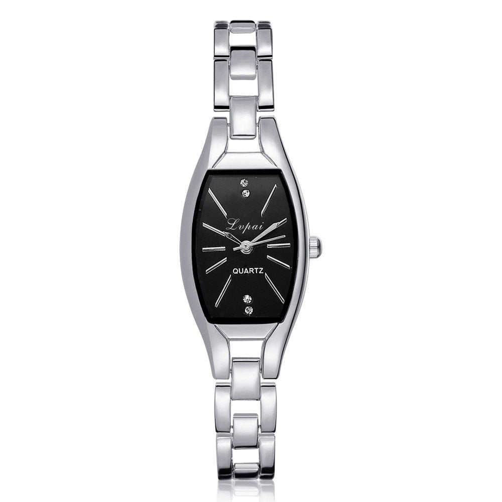 Montre intemporelle pour dames sur un bracelet