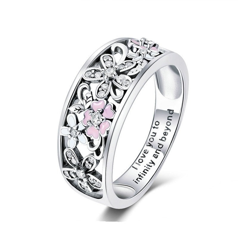 Bague ajourée avec des fleurs