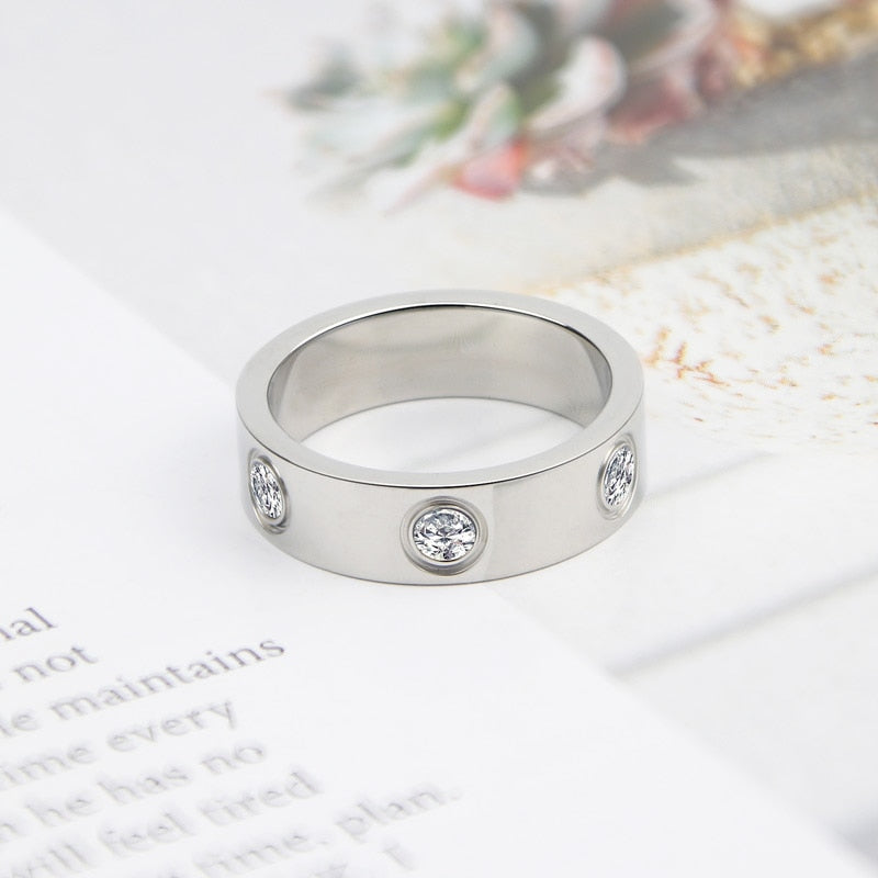 Bague avec zircons