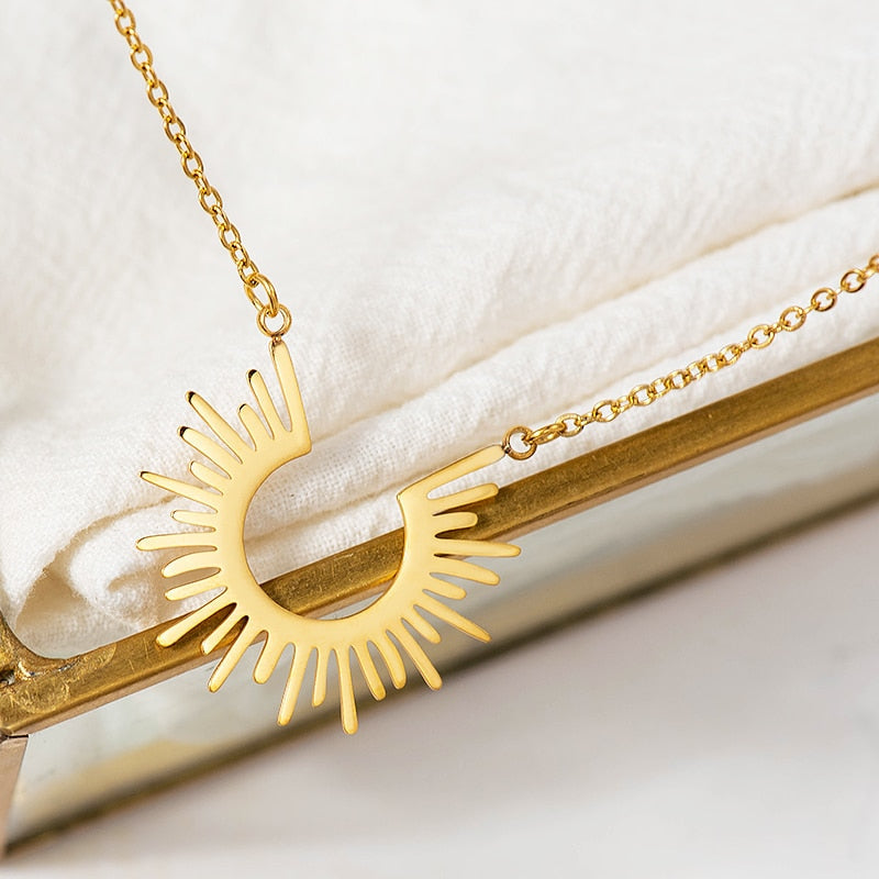 Collier avec un pendentif
