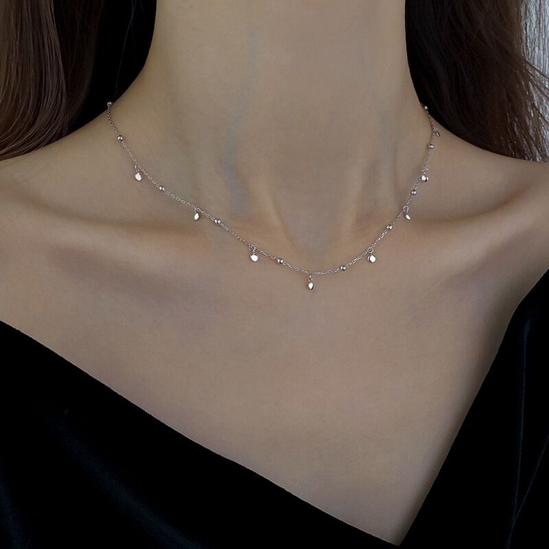 Collier avec de petits pendentifs
