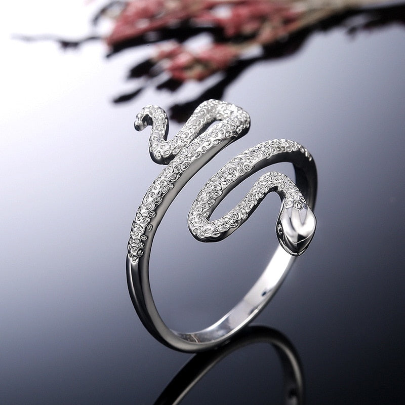 Bague avec motif de serpent