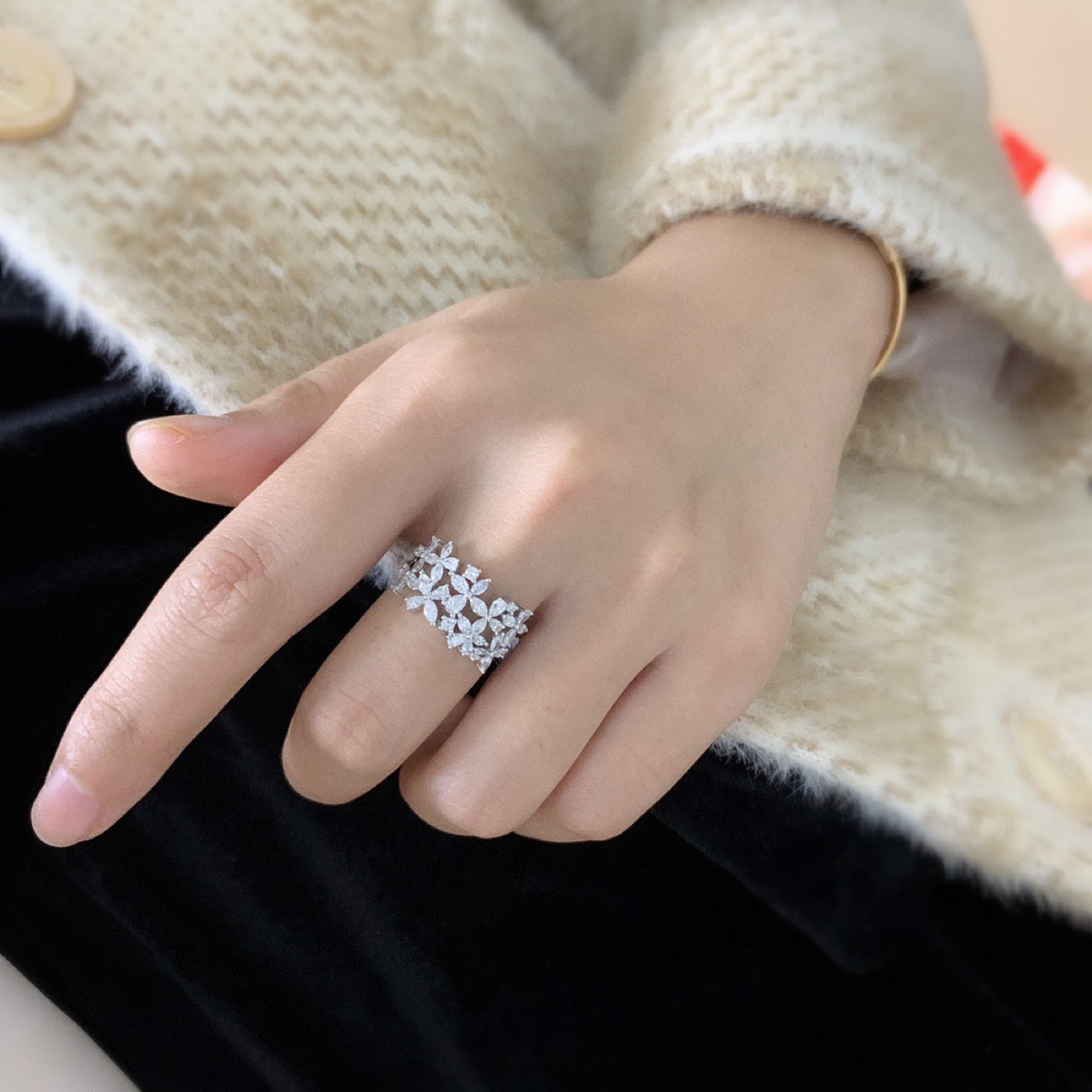 Bague avec motif de fleur