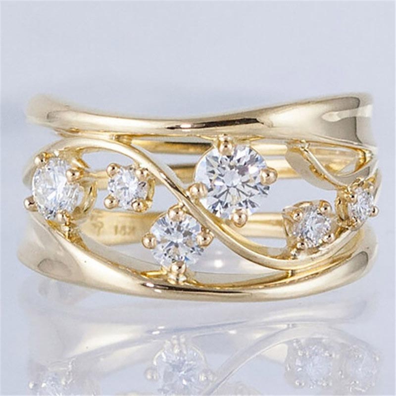 Bague ajourée avec zircons
