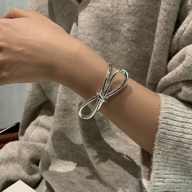 Bracelet en argent avec un nœud