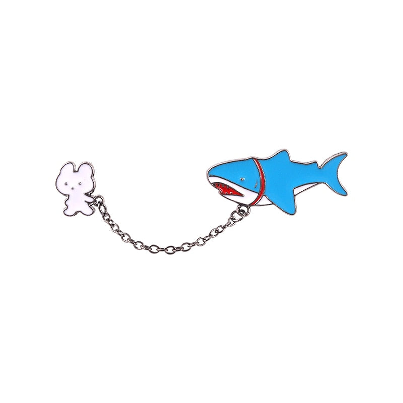 Épingle avec chaîne - requin