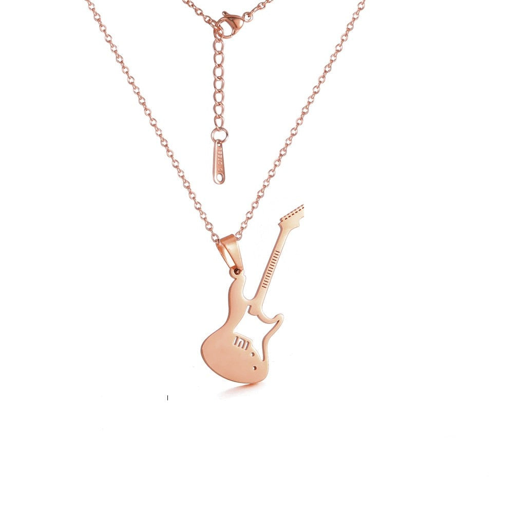 Collier avec pendentif en forme de guitare