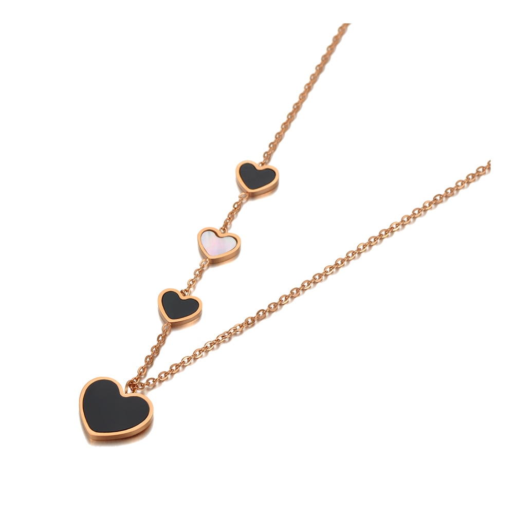 Collier avec des cœurs