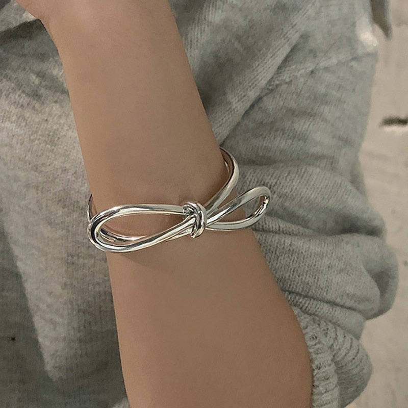 Bracelet en argent avec un nœud