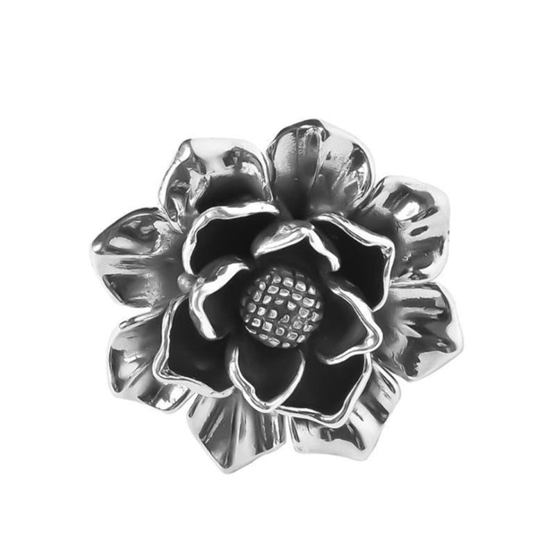 Bague avec un motif floral