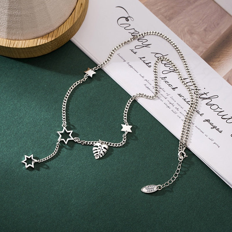Collier avec des étoiles
