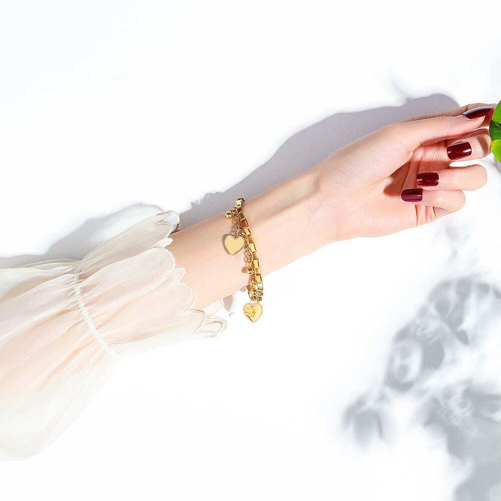 Bracelet avec pendentifs - cœurs