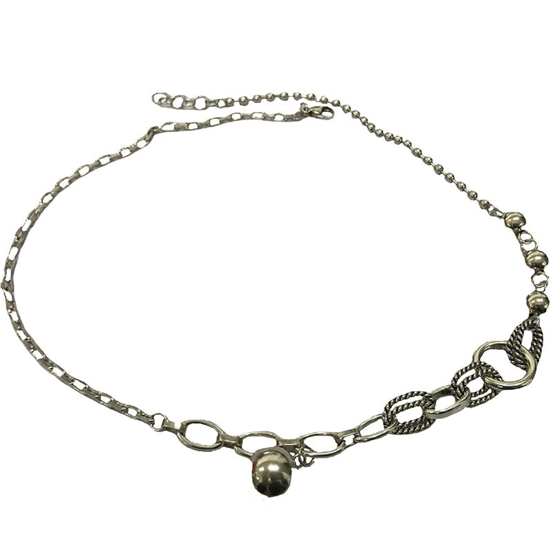 Collier en argent avec un pendentif