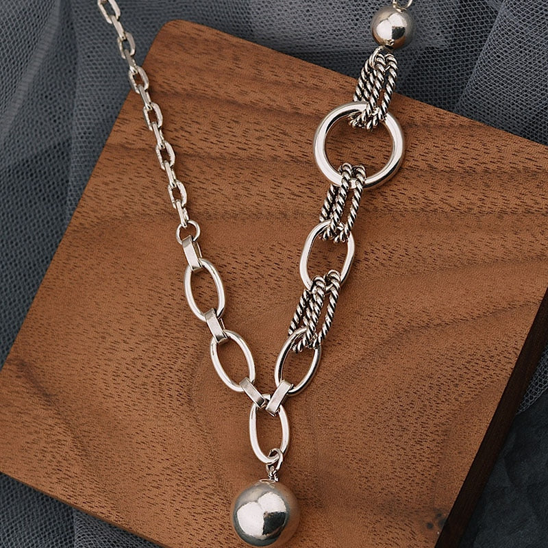 Collier en argent avec un pendentif