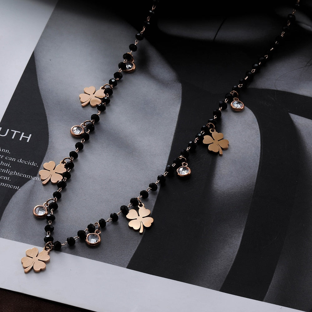 Collier avec un motif trèfle à quatre feuilles