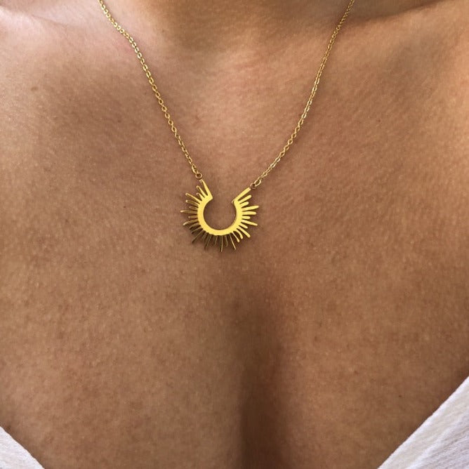 Collier avec un pendentif