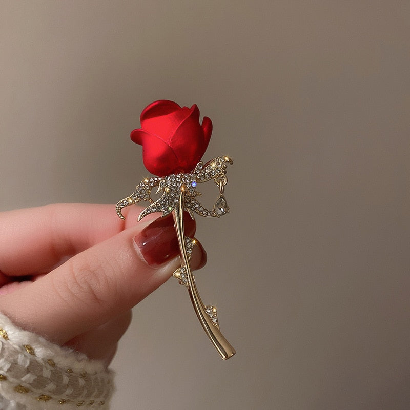 Broche - rose avec zircons