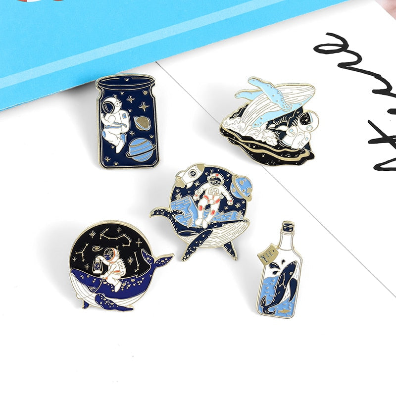 Pin - astronaute et baleine
