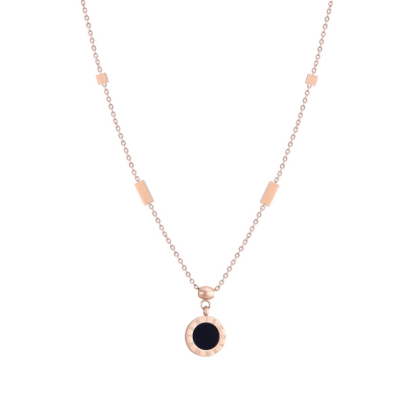 Collier avec un pendentif
